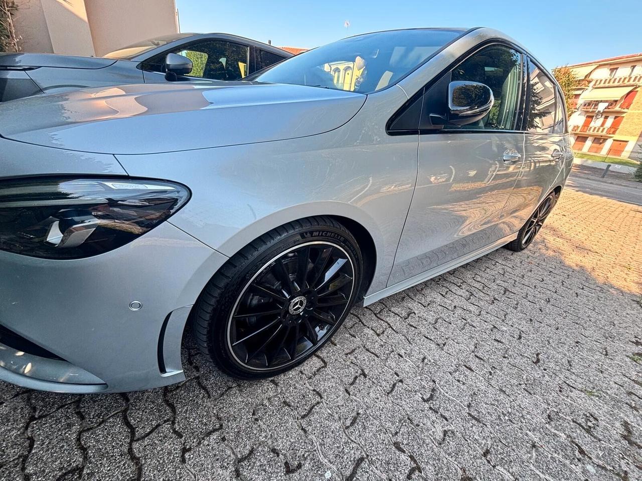 Mercedes classe B 180d AMG Bussines Extra automatica