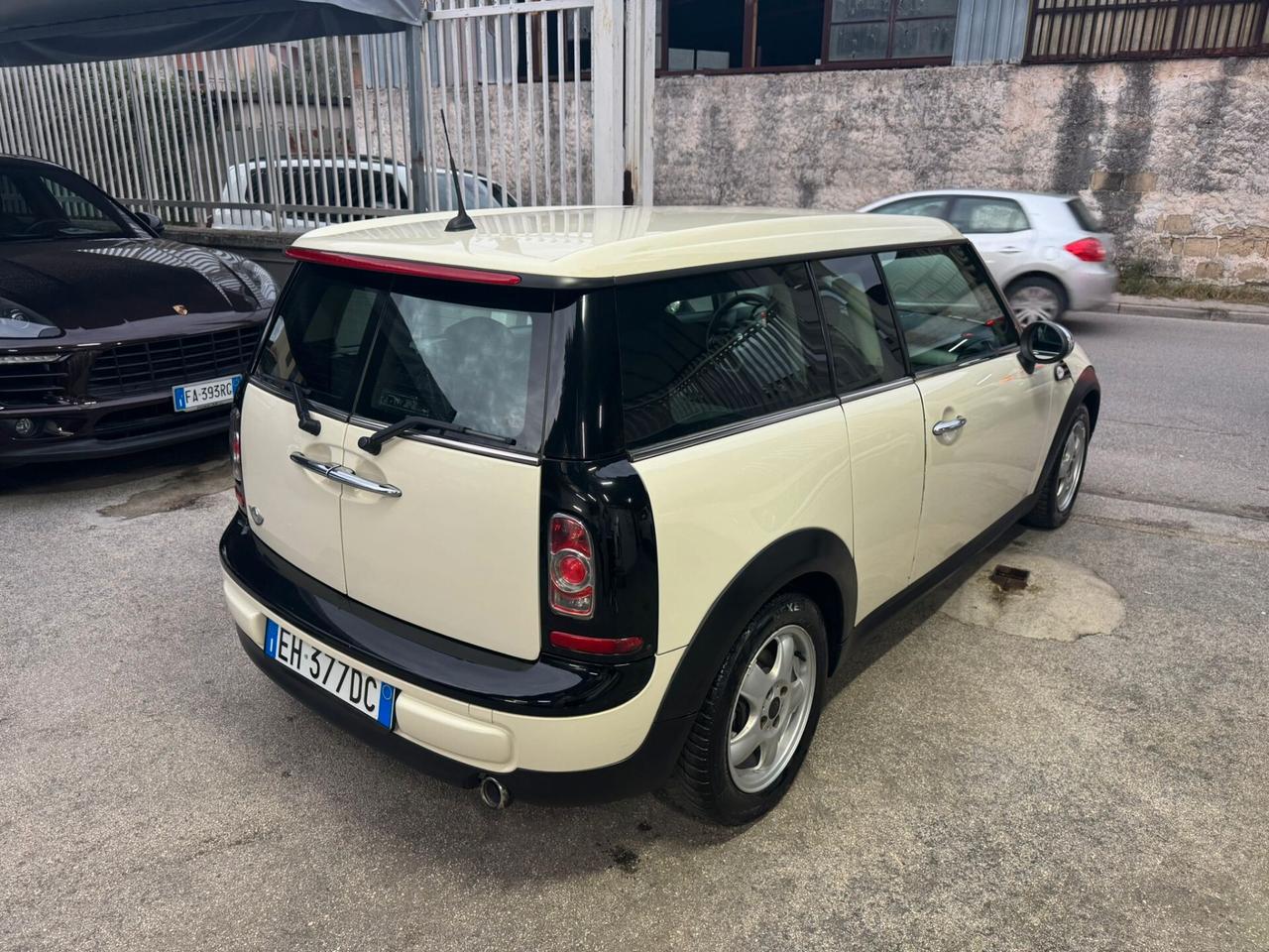 MINI COOPER CLUBMAN ONE D 2011