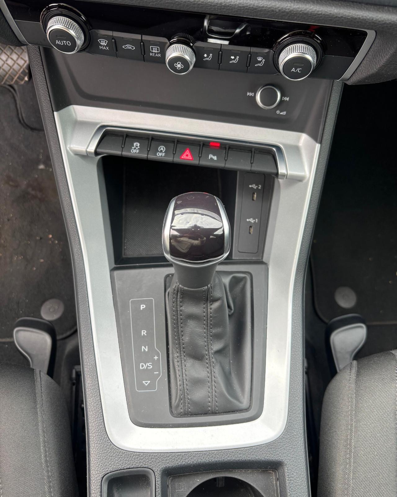 Audi Q3 35 TDI S tronic Business