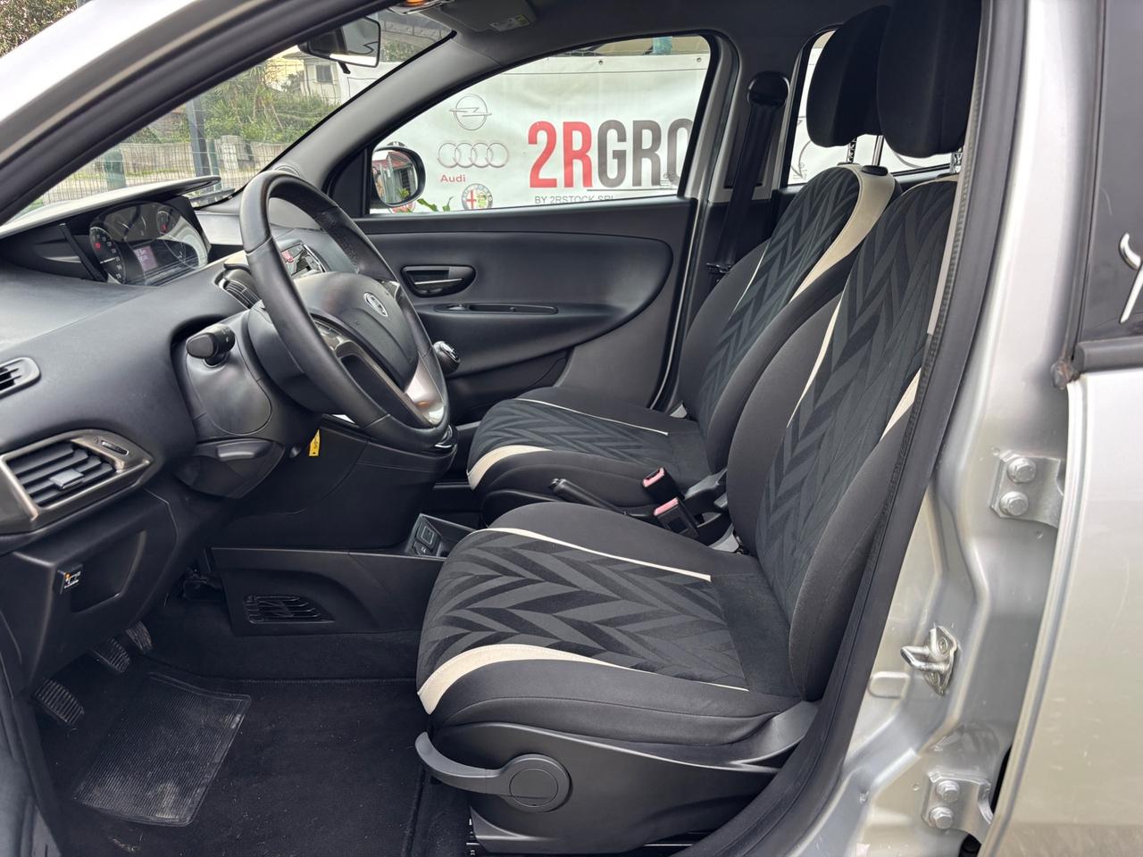 Lancia Ypsilon 1.2 69CV GPL Ecochic Gold-2017