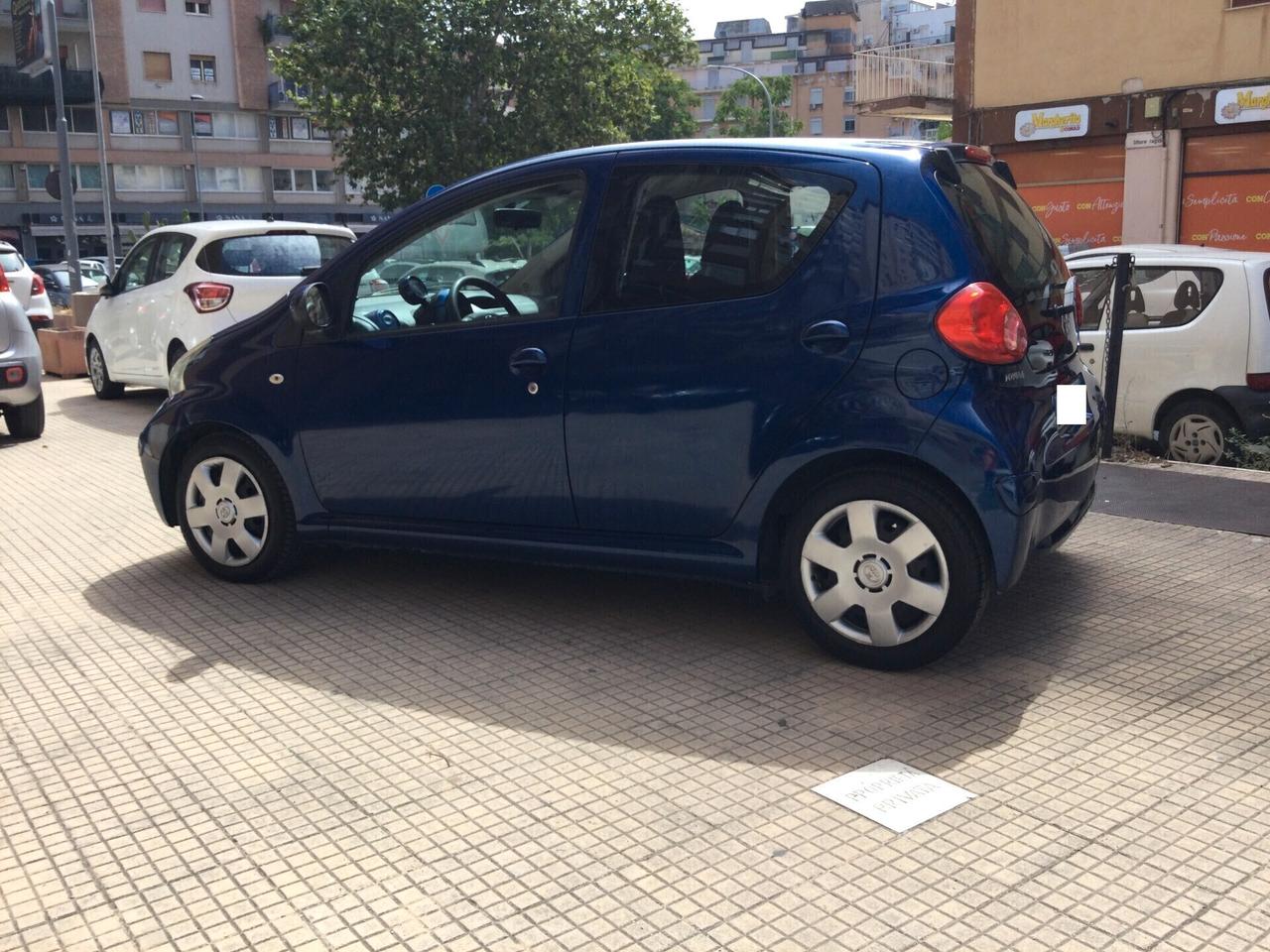 Toyota Aygo 1.0 12V VVT-i 5 porte Sol