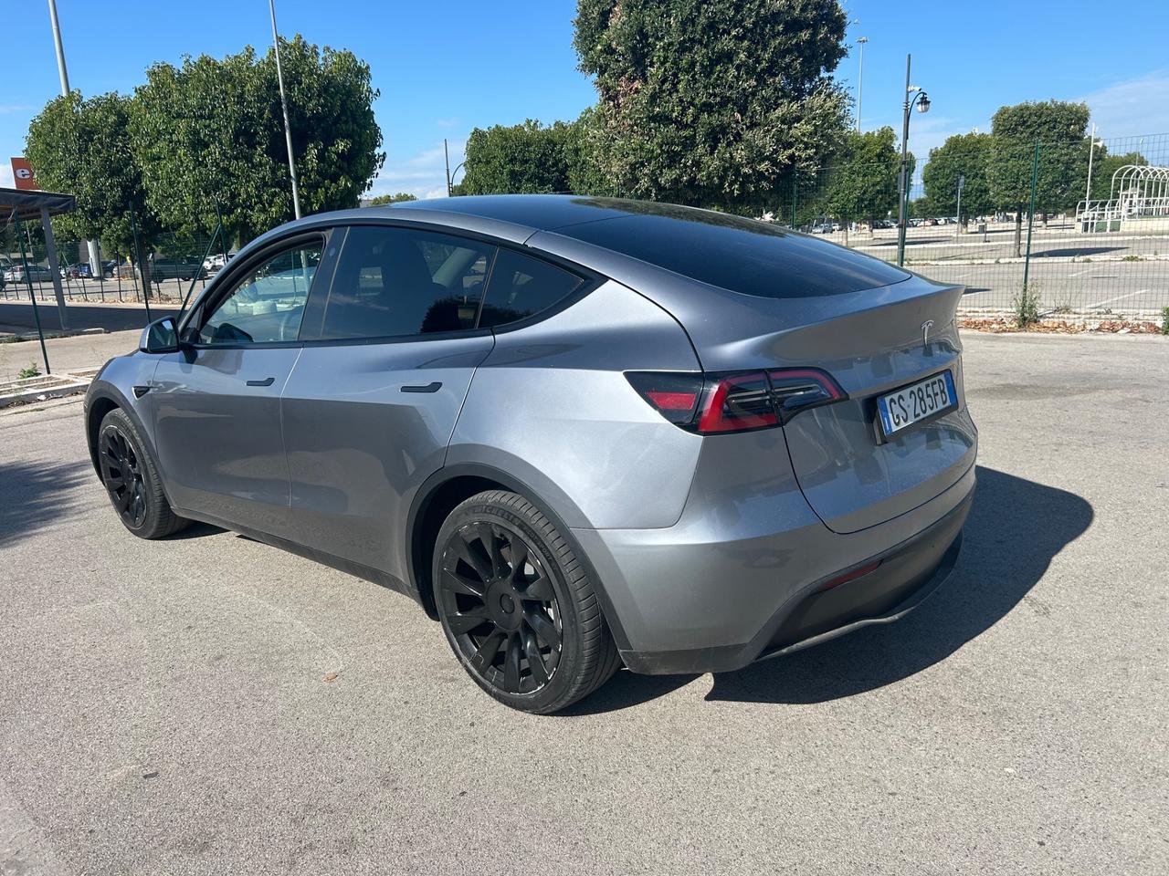 Tesla Model Y Long Range AWD