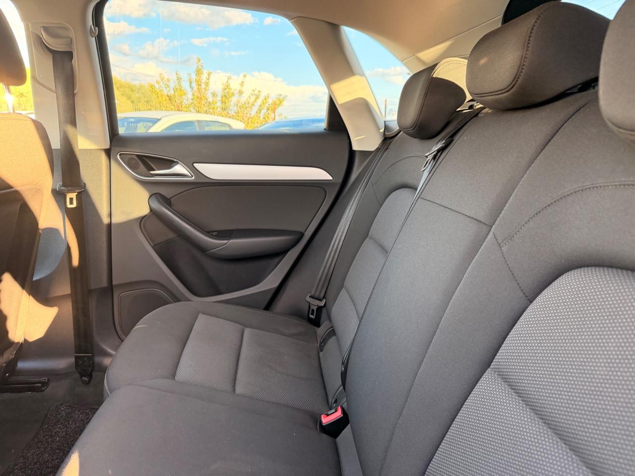Audi Q3 2.0 TDI 150 CV anno 2016 con gancio traino