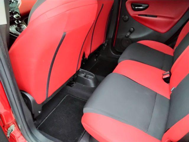 LANCIA Ypsilon 1.2 69 CV 5 porte Black & Red