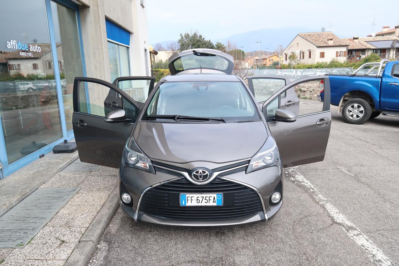 Toyota Yaris 1.3 5 porte Lounge Automatica