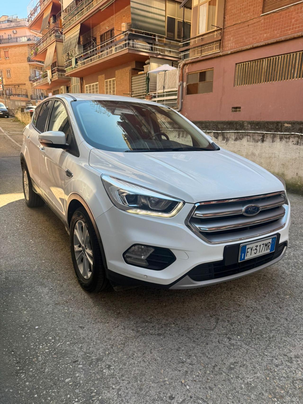 Ford Kuga 1.5 TDCI 120 CV S&S 2WD Powershift Edition
