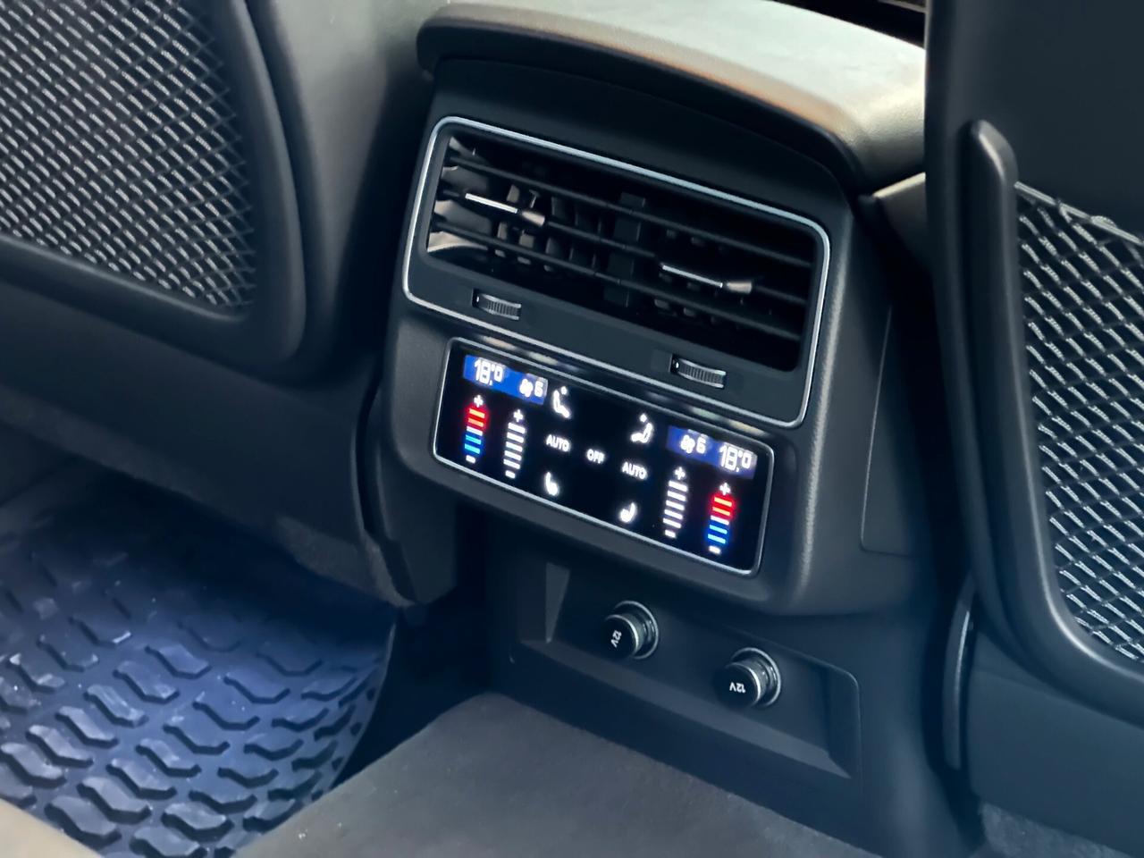 Audi Q8 RSQ8 TFSI 4.0 600CV - GARANZIA 12 MESI