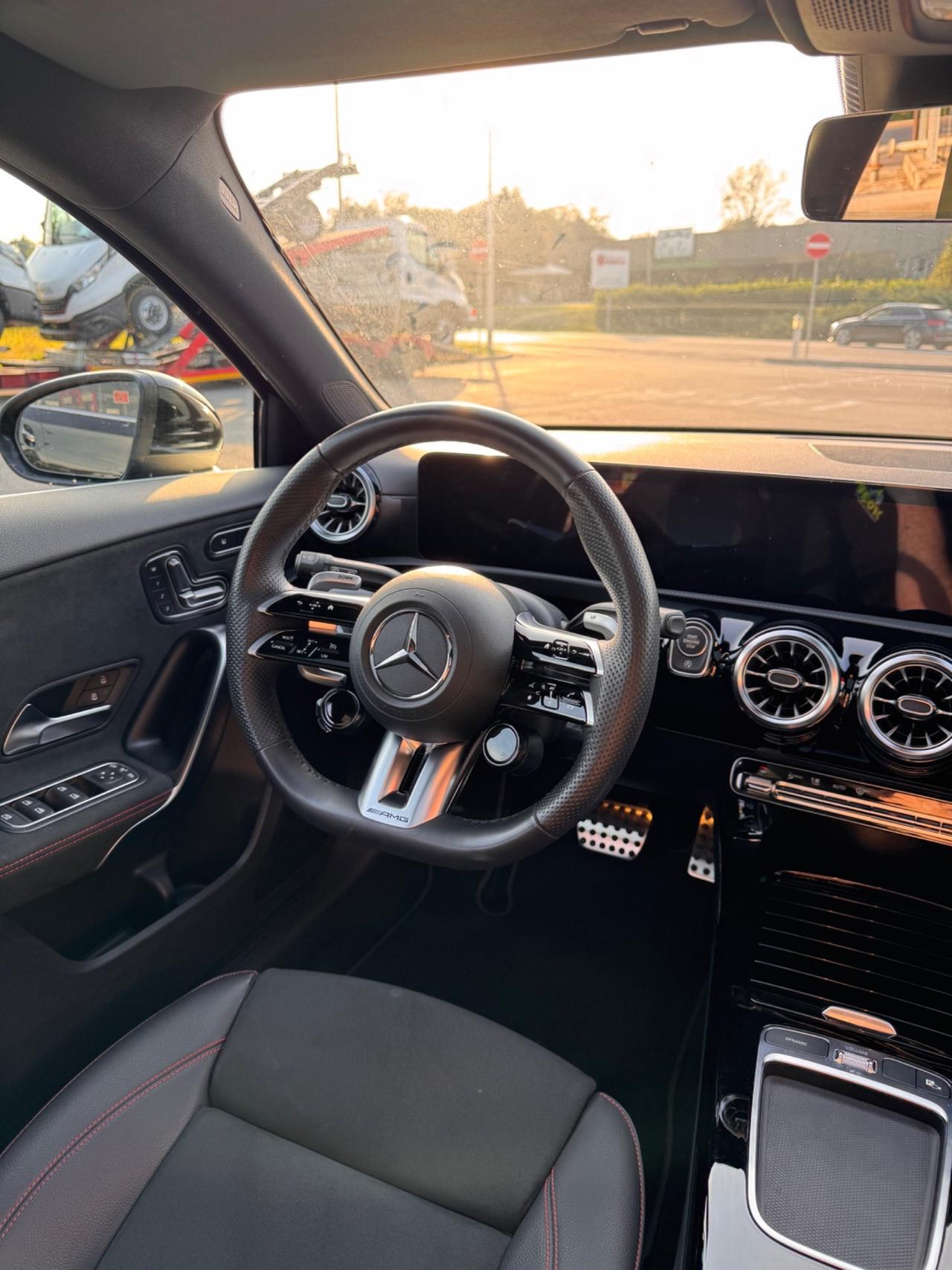 Mercedes-benz A 35 AMG track pace