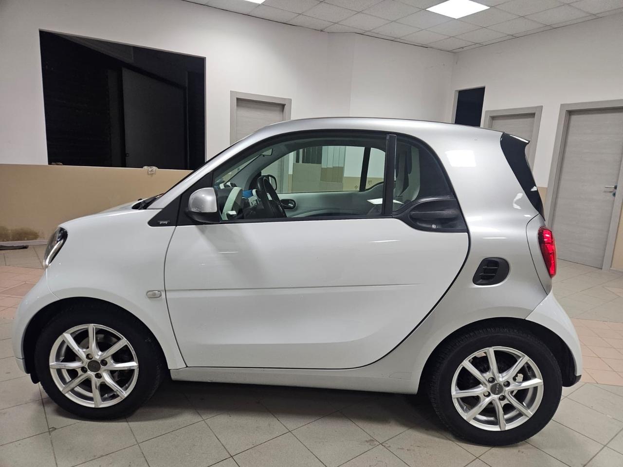 Smart ForTwo 1000 52 kW MHD coupé pure