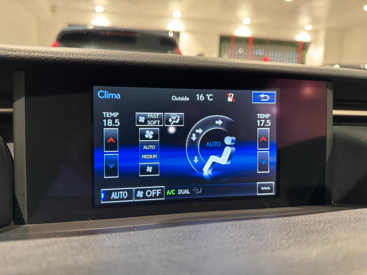 Lexus RC 300h Hybrid F Sport