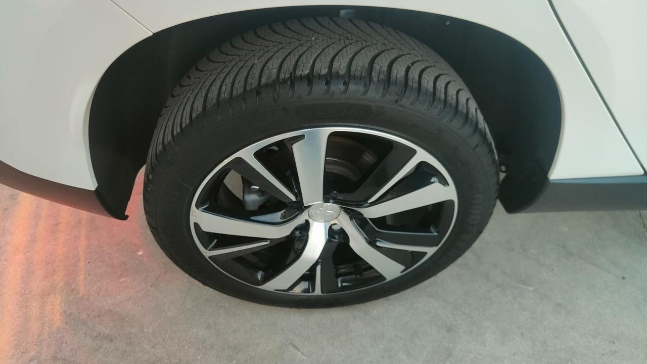 Peugeot 2008 1.6 e-HDi 115 CV Stop&Start Allure
