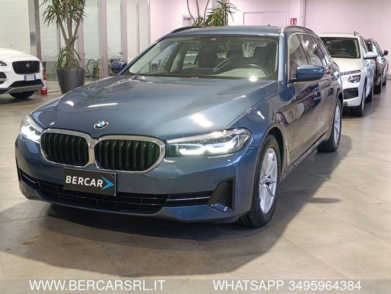 BMW Serie 5 520d 48V xDrive Business*LED*PACCHETTO LUCI*SEDILI IN PELLE*PDC*TELECAMERA*