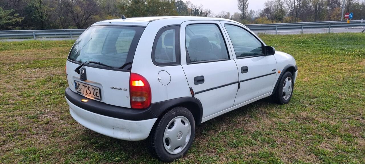 Opel Corsa 1.2
