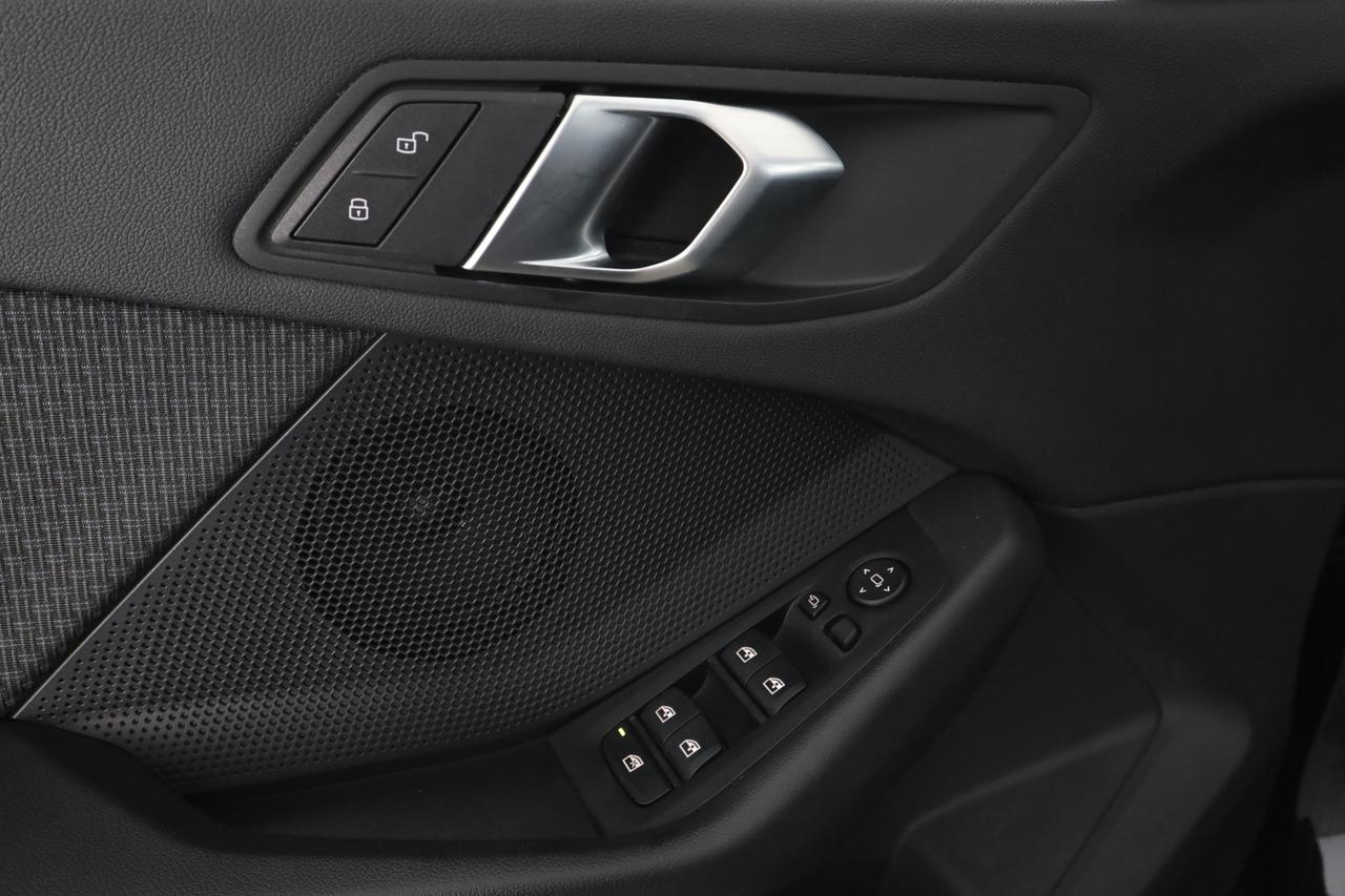 BMW Serie 1 (F40) 118d 5p. Business Advantage