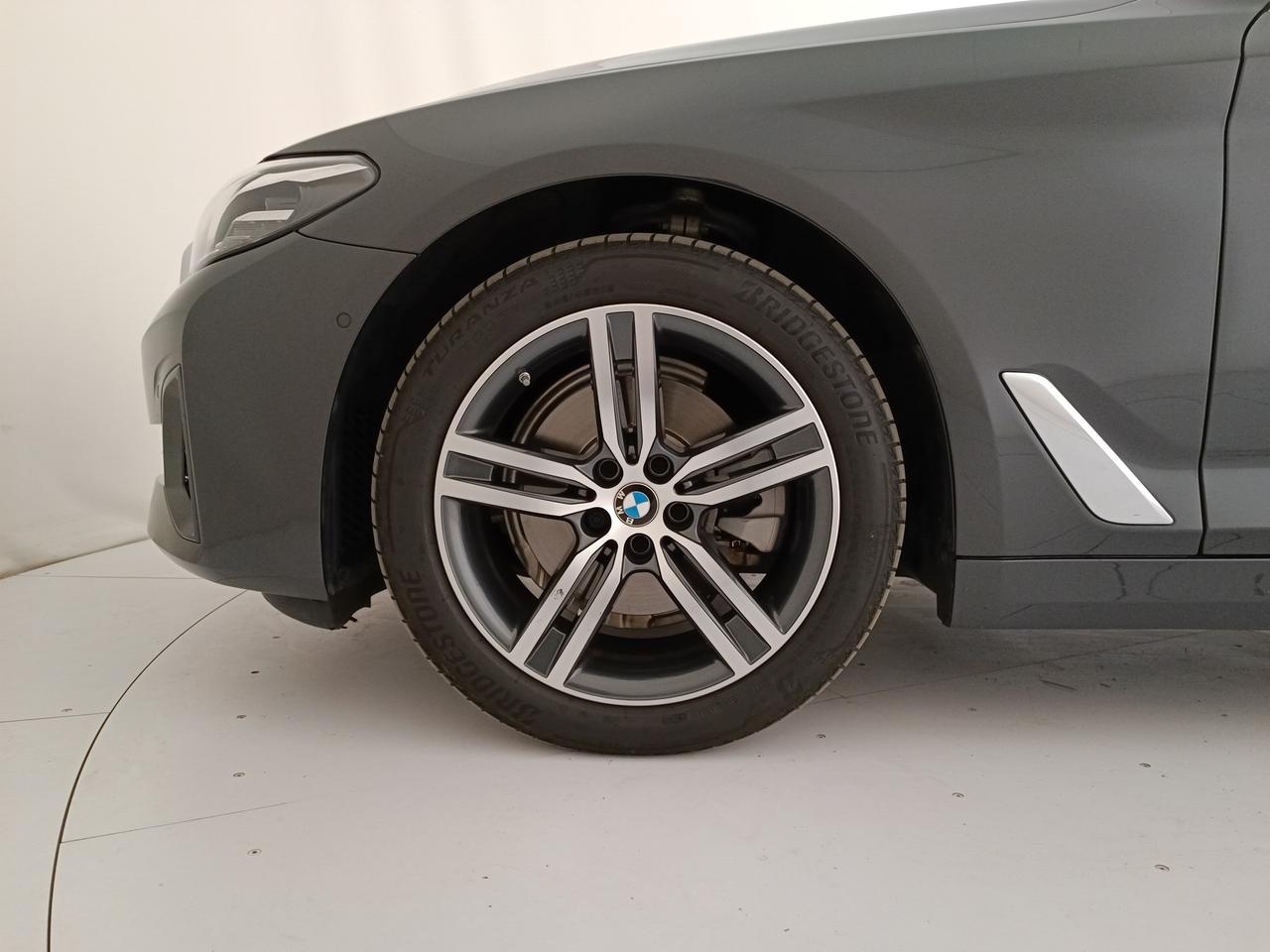 BMW 520d Touring mhev 48V xdrive Luxury auto