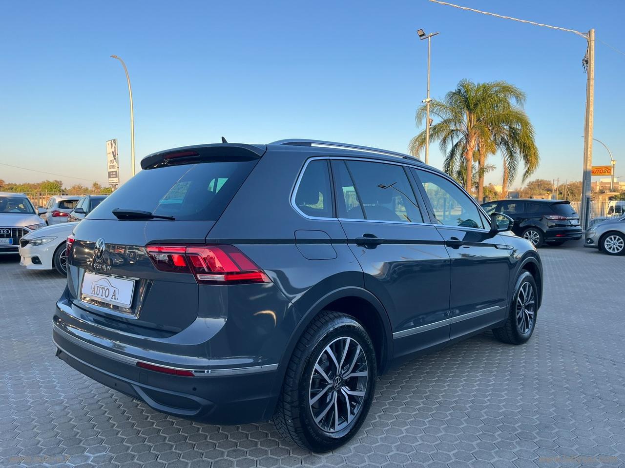 VOLKSWAGEN Tiguan 2.0 TDI SCR Life