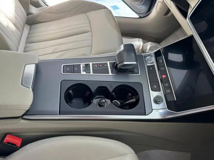 Audi A6 Avant 40 2.0 TDI quattro ultra S tronic Business Design