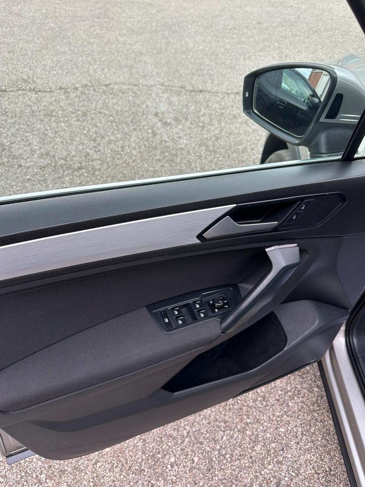 Volkswagen Tiguan 2.0 TDI SCR DSG R-LINE