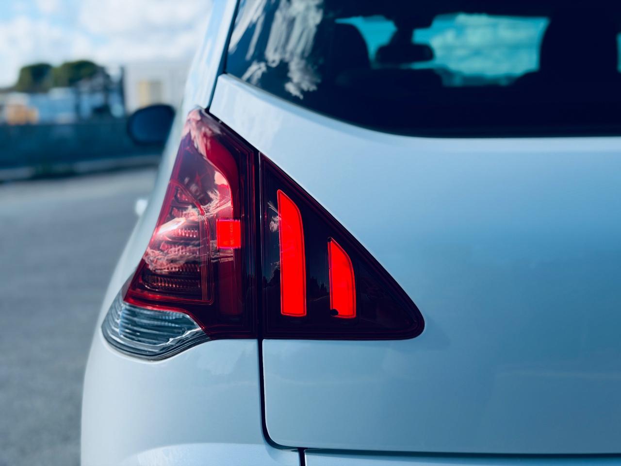 Peugeot 3008 1.6 HDi 115CV Business