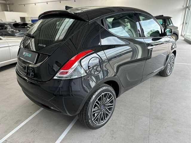 Lancia Ypsilon 1.0 FireFly 5 porte S&S Hybrid Ecochic
