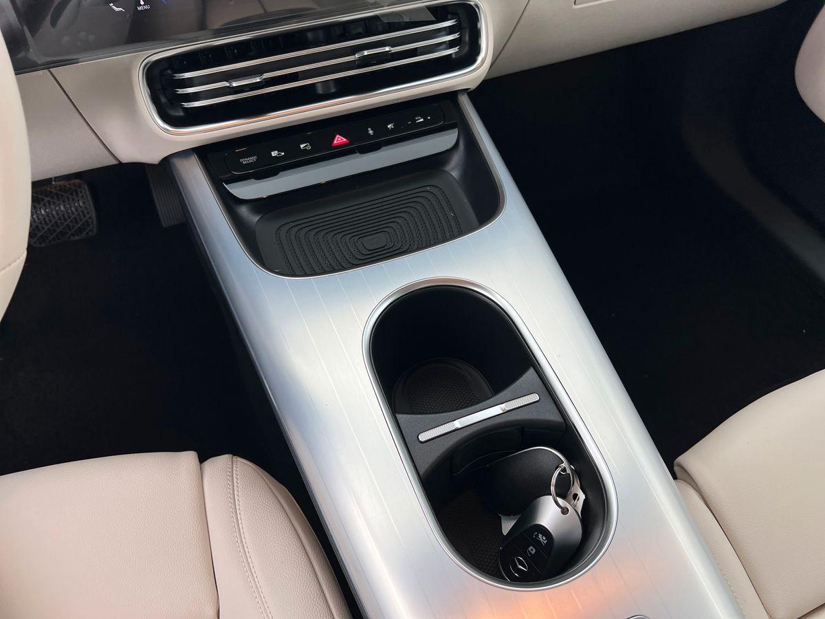 Mercedes-Benz CLA 250+ con tecnologia EQ