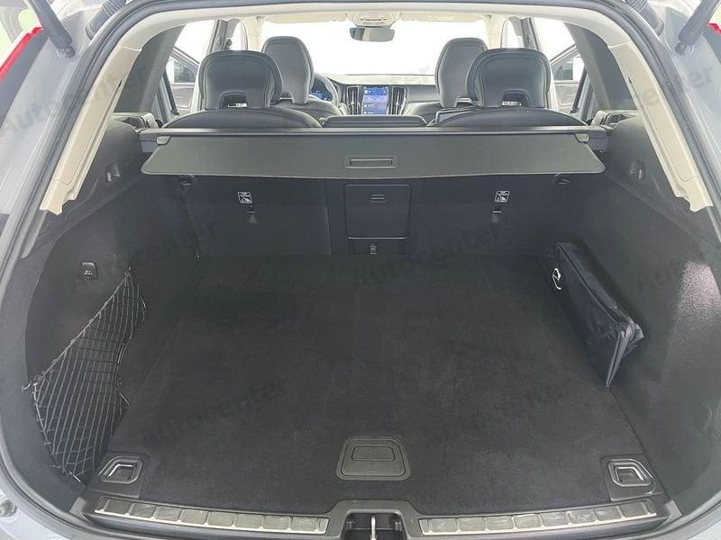 Volvo XC60 B4 (b) automatico Plus Dark
