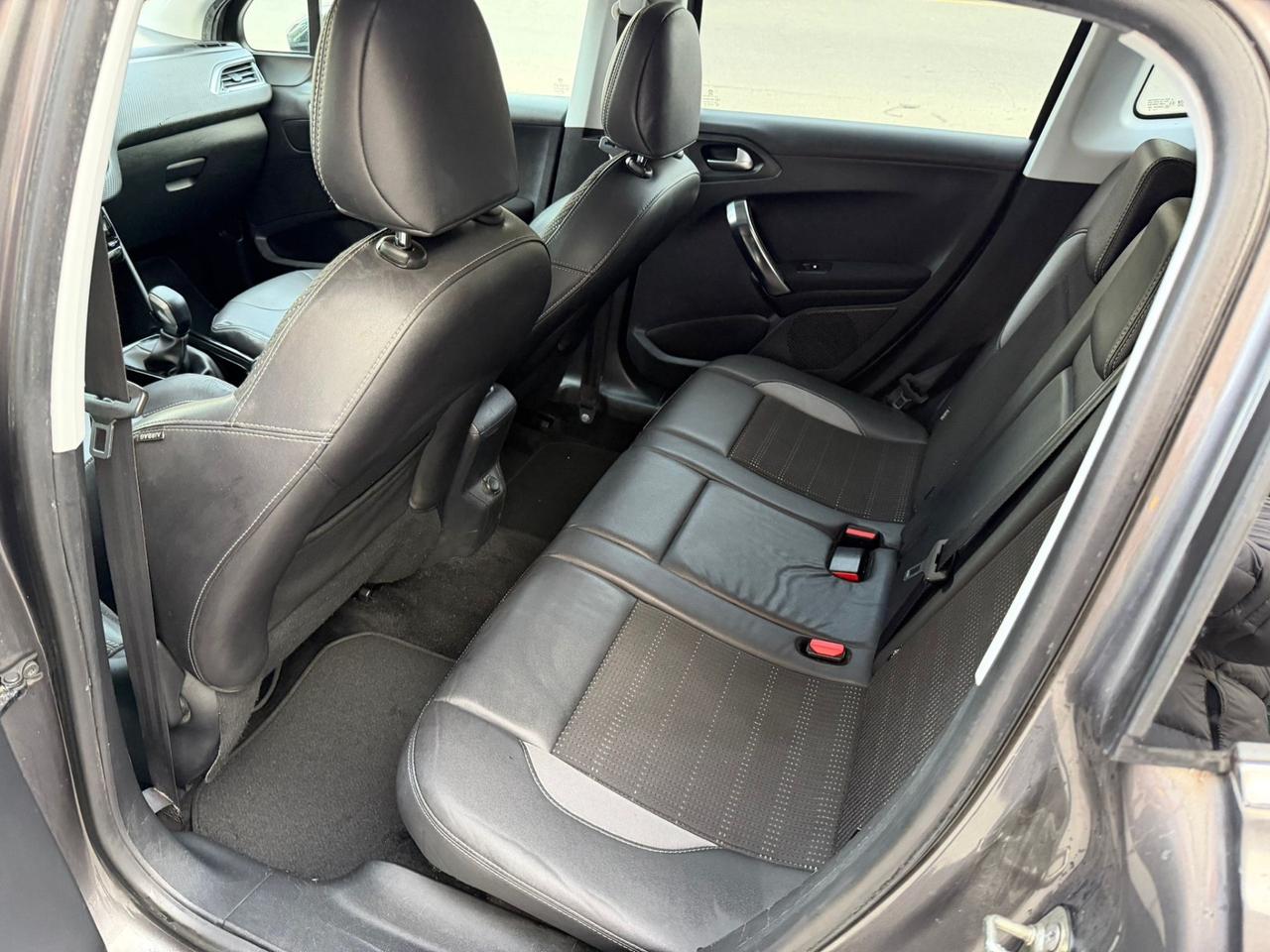 Peugeot 2008 1.6 e-HDi 92 CV Stop&Start Urban Cross