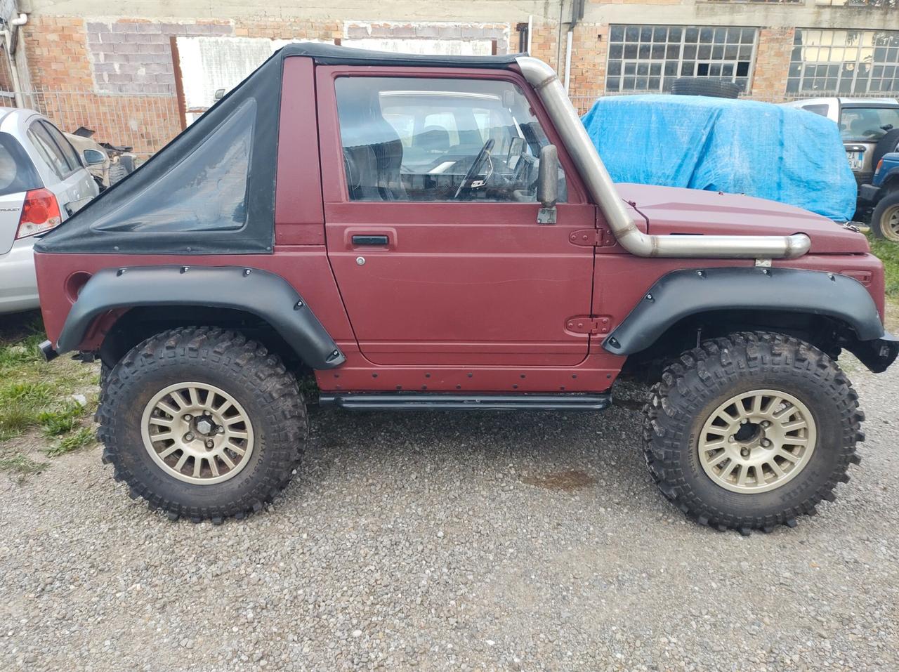 Suzuki SJ Samurai SJ413 Cabriolet De Luxe motore nuovo