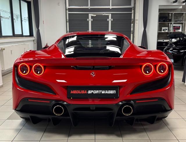 FERRARI F8 Tributo"SPEDIZIONE SU RICHIESTA IN TUTTO IL MONDO"