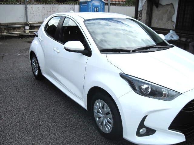 Toyota Yaris 1.5 Hybrid SOLO KM 20000 FATTURABILE FINANZIABILE