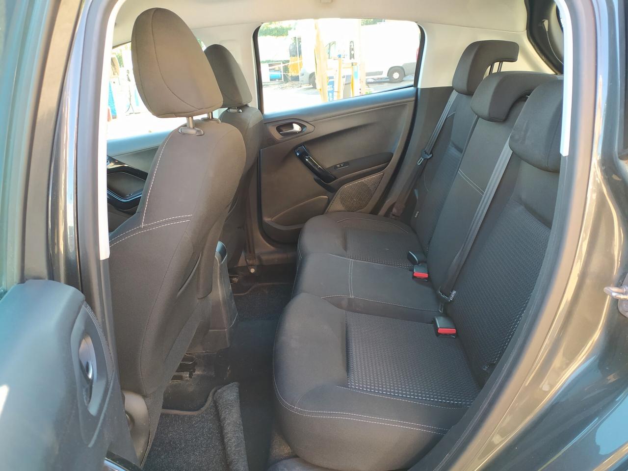 Peugeot 208 BlueHDi 100 5 porte Allure