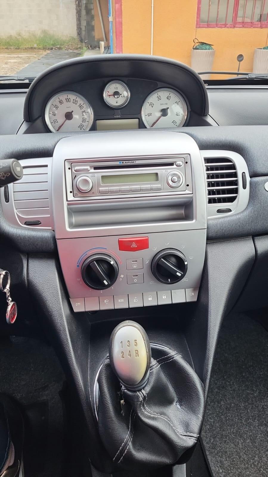 Lancia Ypsilon 1.2 69 CV DIVA