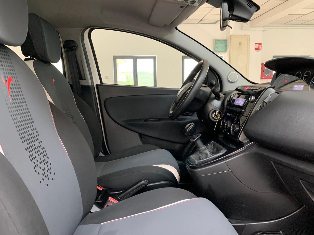 Lancia Ypsilon 1.2 8v Elefantino ecochic Gpl 69cv