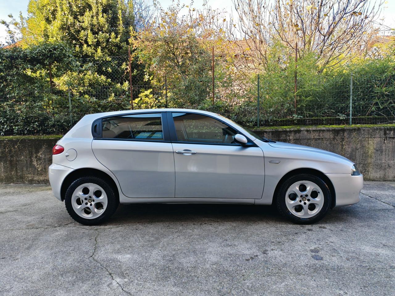 Alfa Romeo 147 1.6 BENZINA 120cv / 54.000km / Unipro