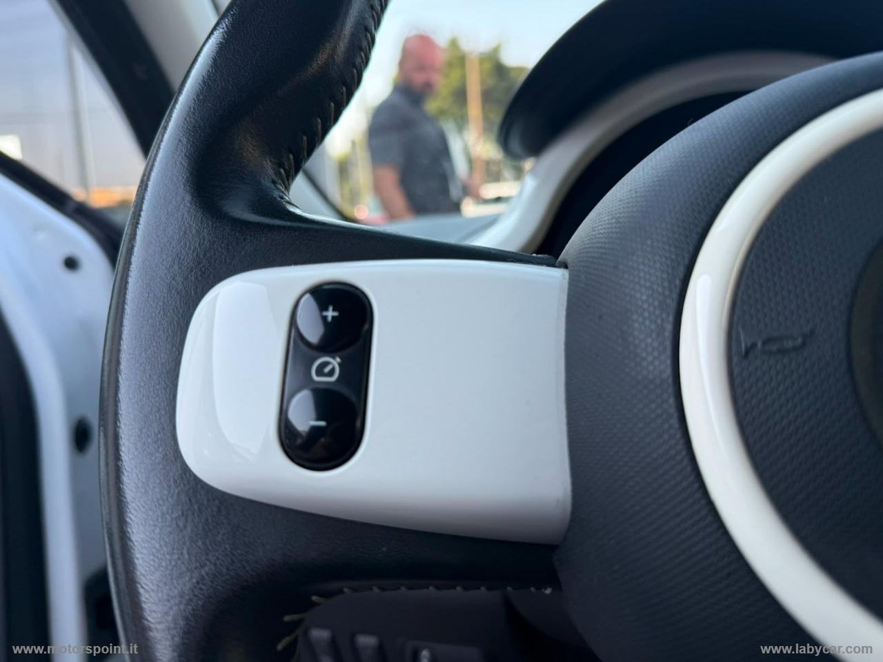 RENAULT Twingo SCe Lovely