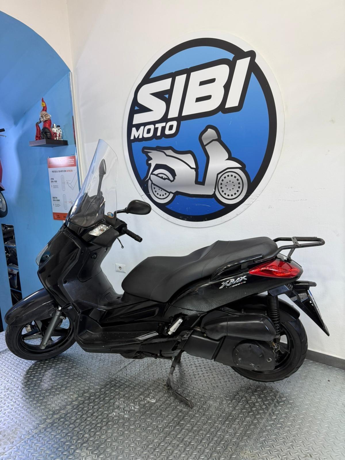 Yamaha X-Max 250