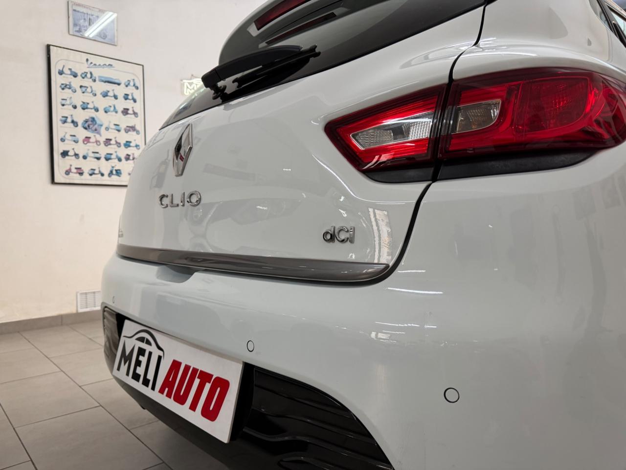 Renault Clio 1.5 DCI 75CV Costume National