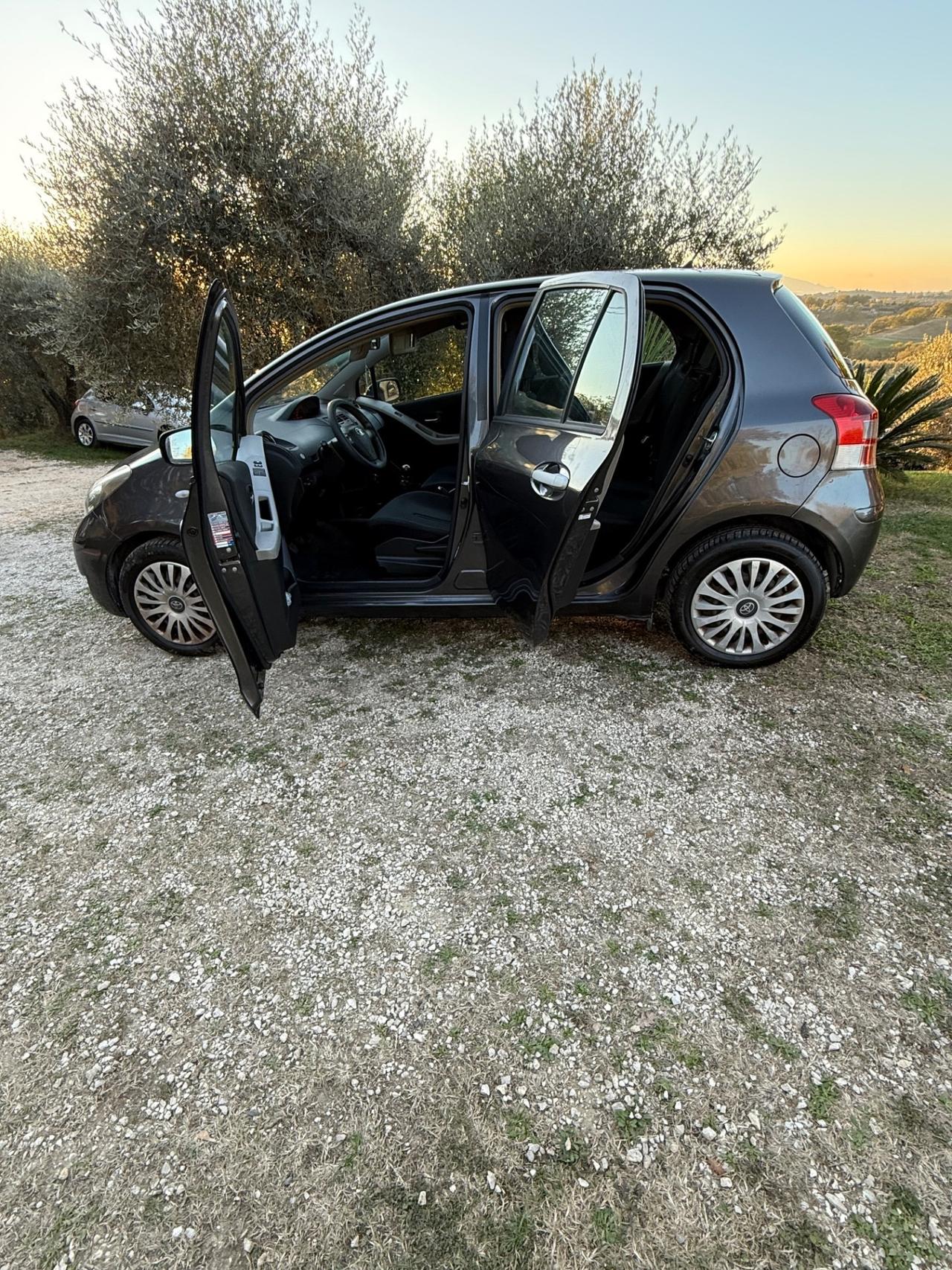 Toyota Yaris 1.4 D-4D DPF 5 porte