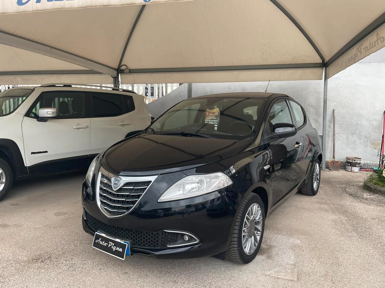 Lancia Ypsilon 1.3 MJT 16V 95 CV 5 porte S&S Silver