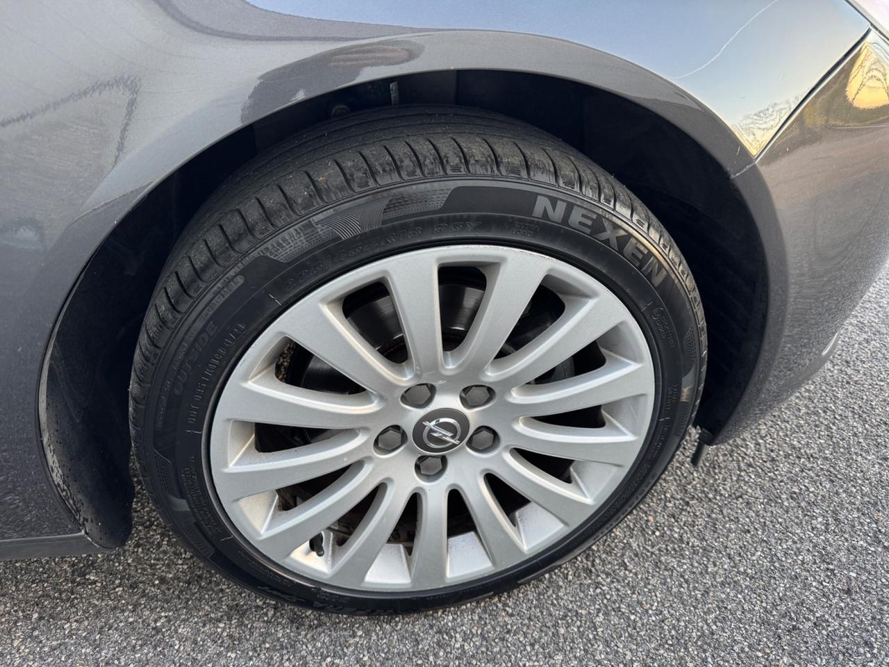 Opel Insignia 2.0 Turbo 4x4 Sports Tourer Cosmo