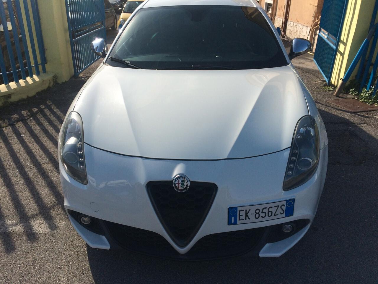 Alfa Romeo Giulietta 2.0 JTD 140 CV Distinctive tagliandata con distribuzione eseguita akm 156000!