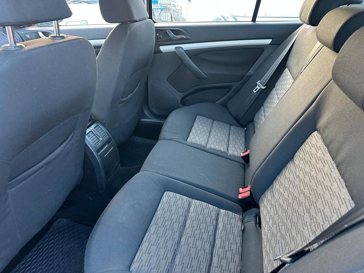Skoda Octavia 1.6 TDI CR F.AP. Elegance-01/2012