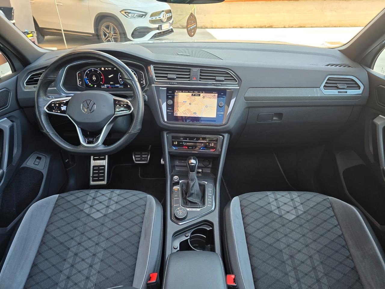 Volkswagen Tiguan 2.0 TDI 200 CV SCR DSG 4MOTION R-Line