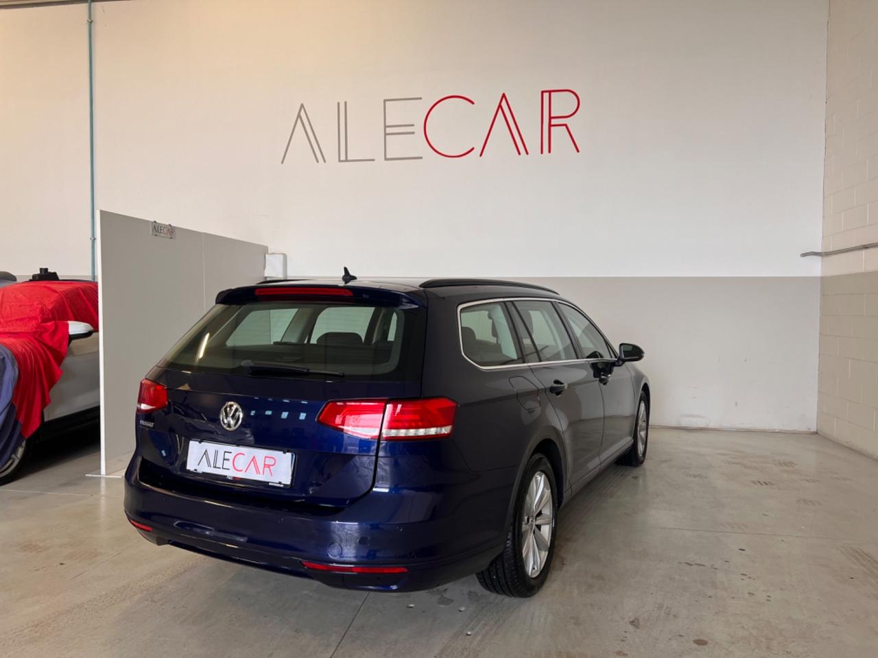 Volkswagen Passat 1.6 TDI SCR DSG Business BMT