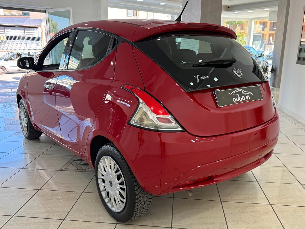 Lancia Ypsilon 1.2 69 CV 5 porte GPL Ecochic Silver