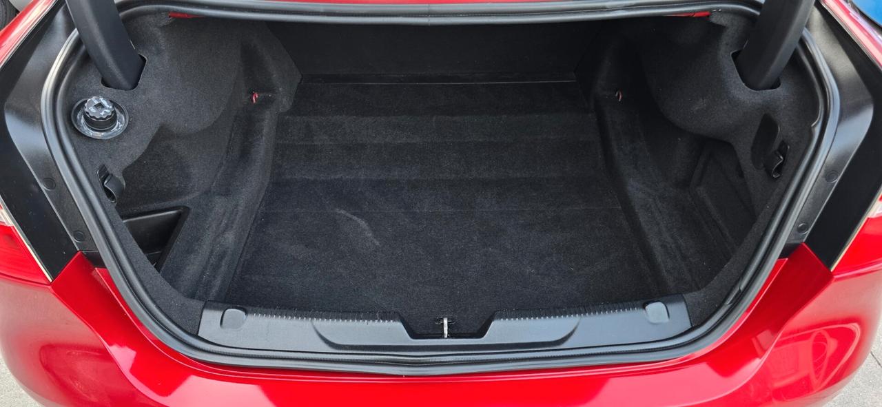 Jaguar XE 2.0 D Turbo 180CV aut. Prestige Business Edition