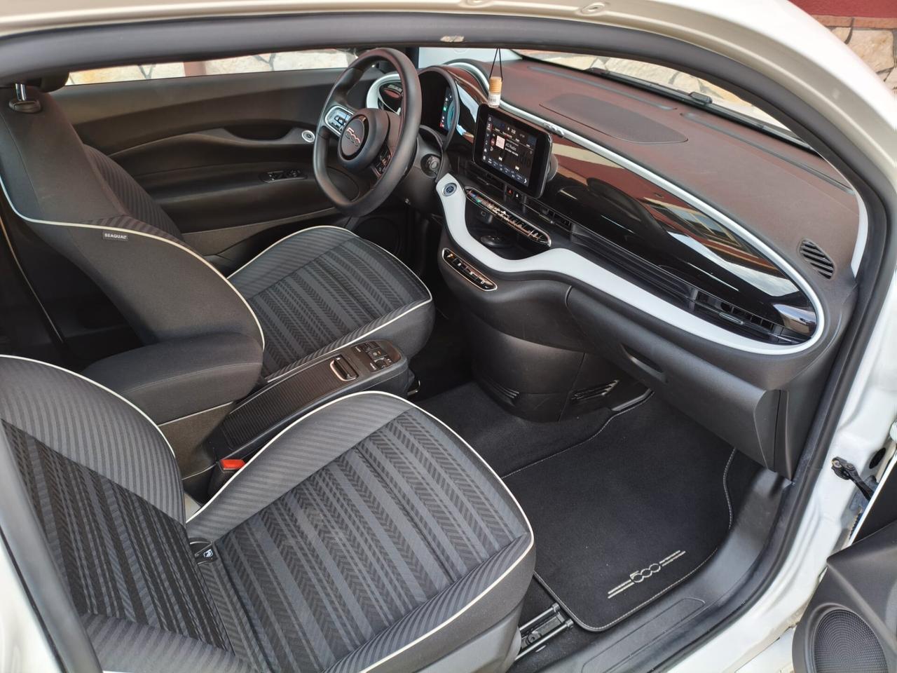 Fiat 500 500e Berlina 42 kWh Passion