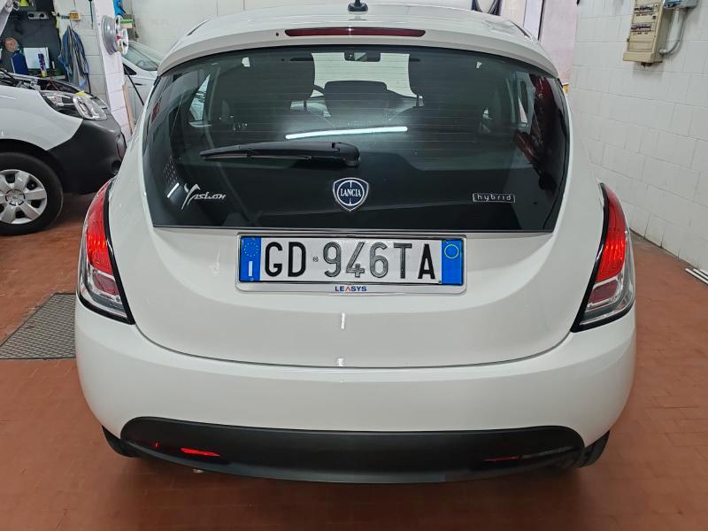Lancia Ypsilon 5 Porte Ypsilon 1.0 hybrid Silver s&s 70cv