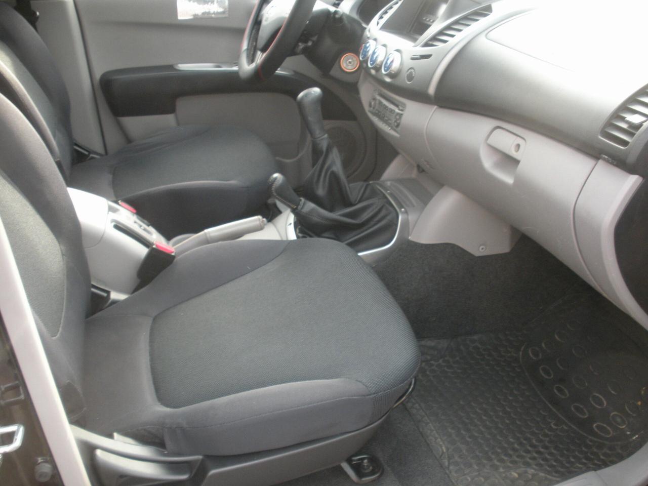 Mitsubishi L200 2.5 DI-D/136CV DC Intense DPF ''URAGAN''