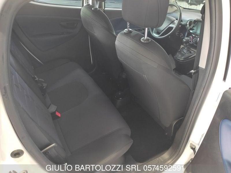 Lancia Ypsilon 1.0 FireFly 5 porte S&S Hybrid Platino